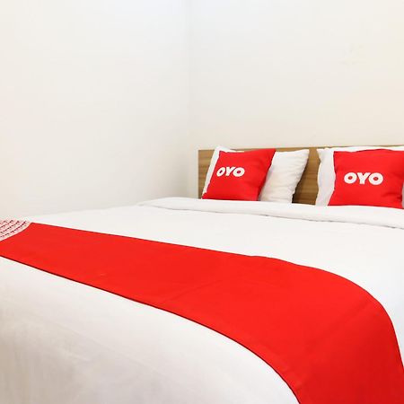 Oyo 1191 Monalisa Residence And Cafe Padang  Dış mekan fotoğraf