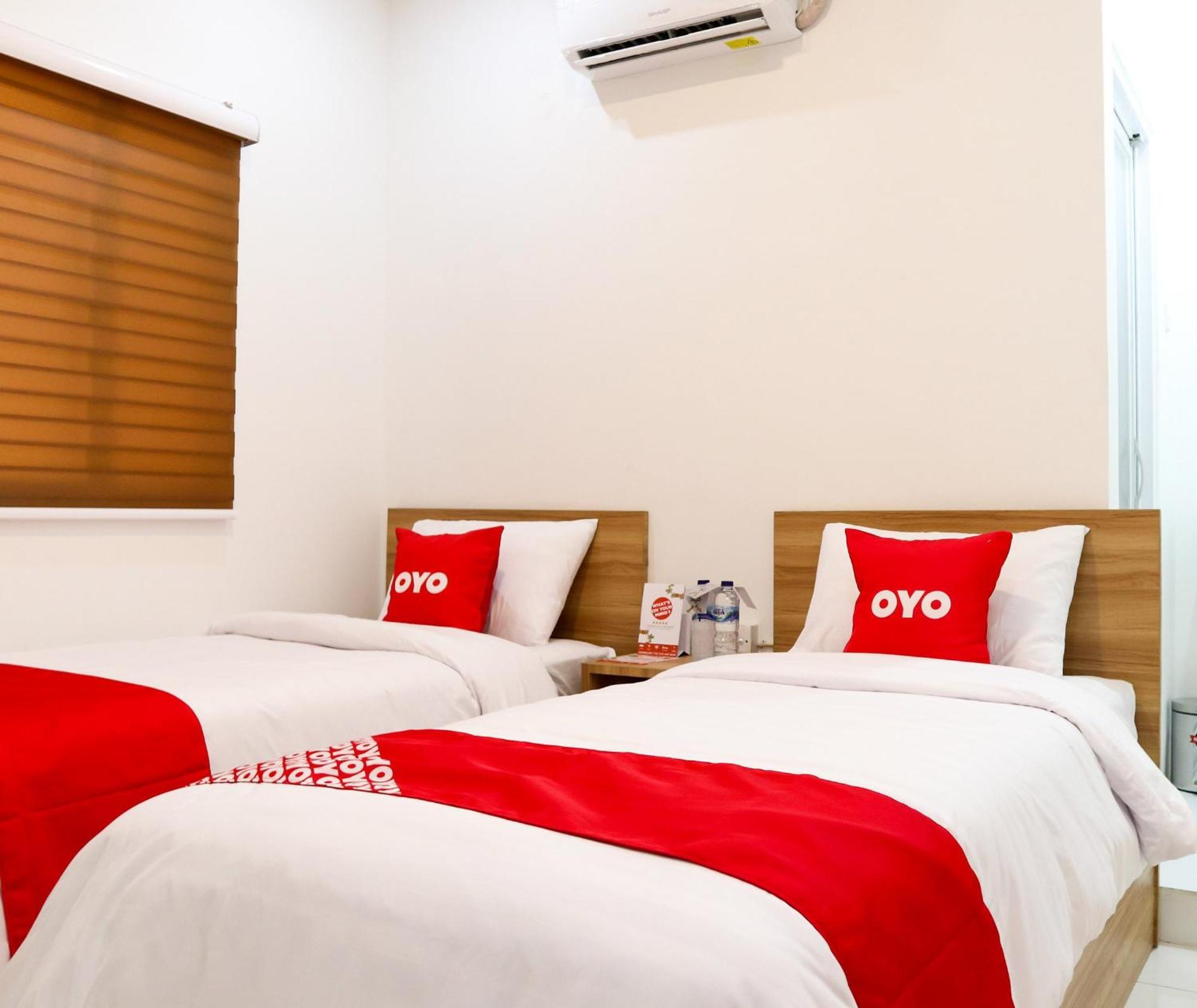Oyo 1191 Monalisa Residence And Cafe Padang  Dış mekan fotoğraf
