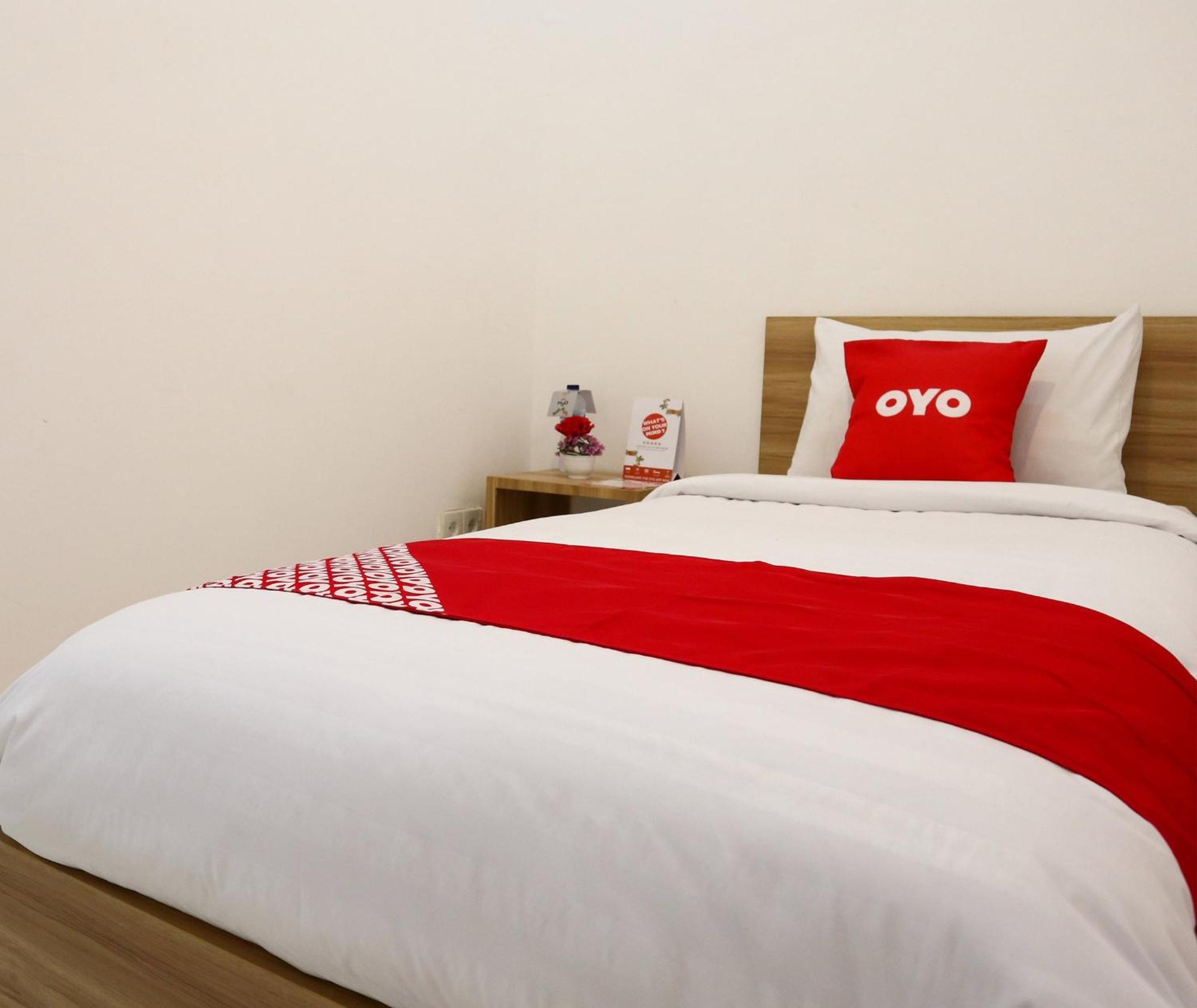 Oyo 1191 Monalisa Residence And Cafe Padang  Dış mekan fotoğraf