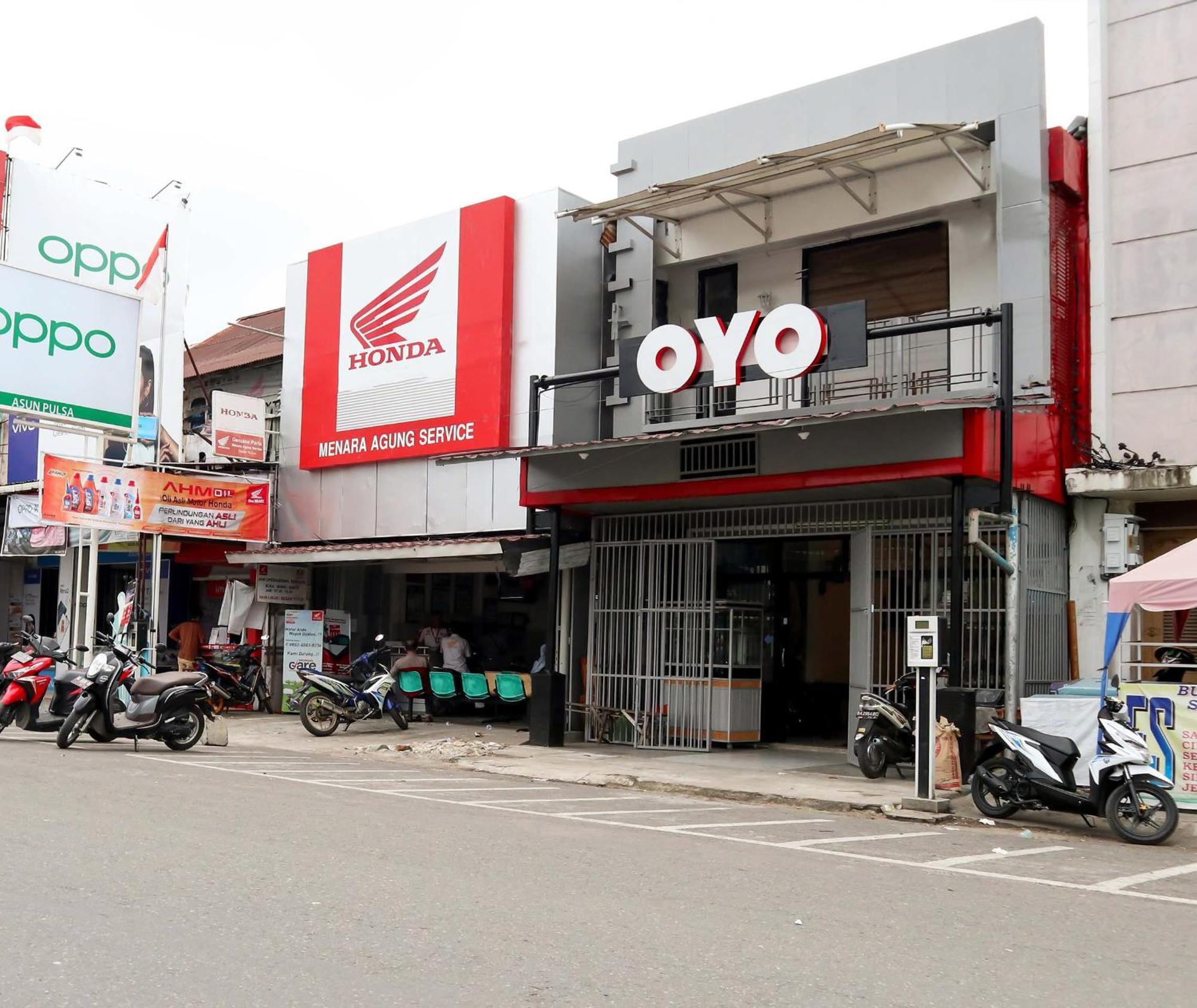 Oyo 1191 Monalisa Residence And Cafe Padang  Dış mekan fotoğraf
